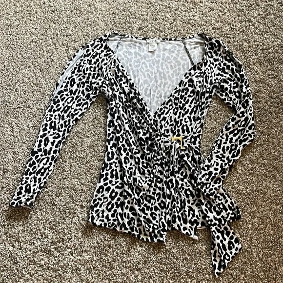 Cache - Picture 1 of 4